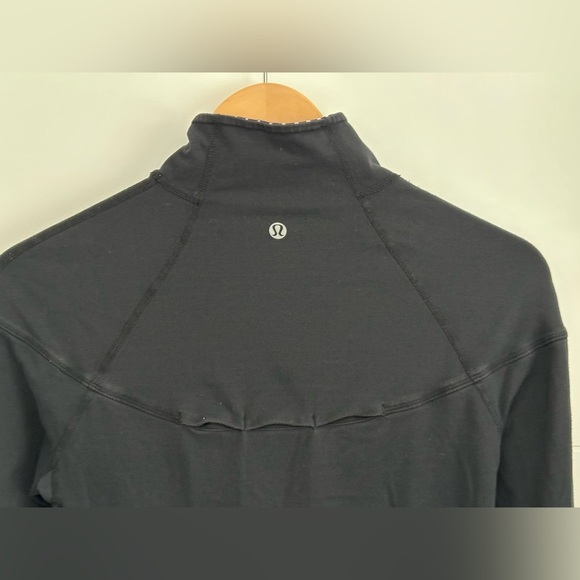 Lululemon: Women’s Half Zip-Up Long Sleeve Top- Size 8 (Older Version) - Picture 7 of 12